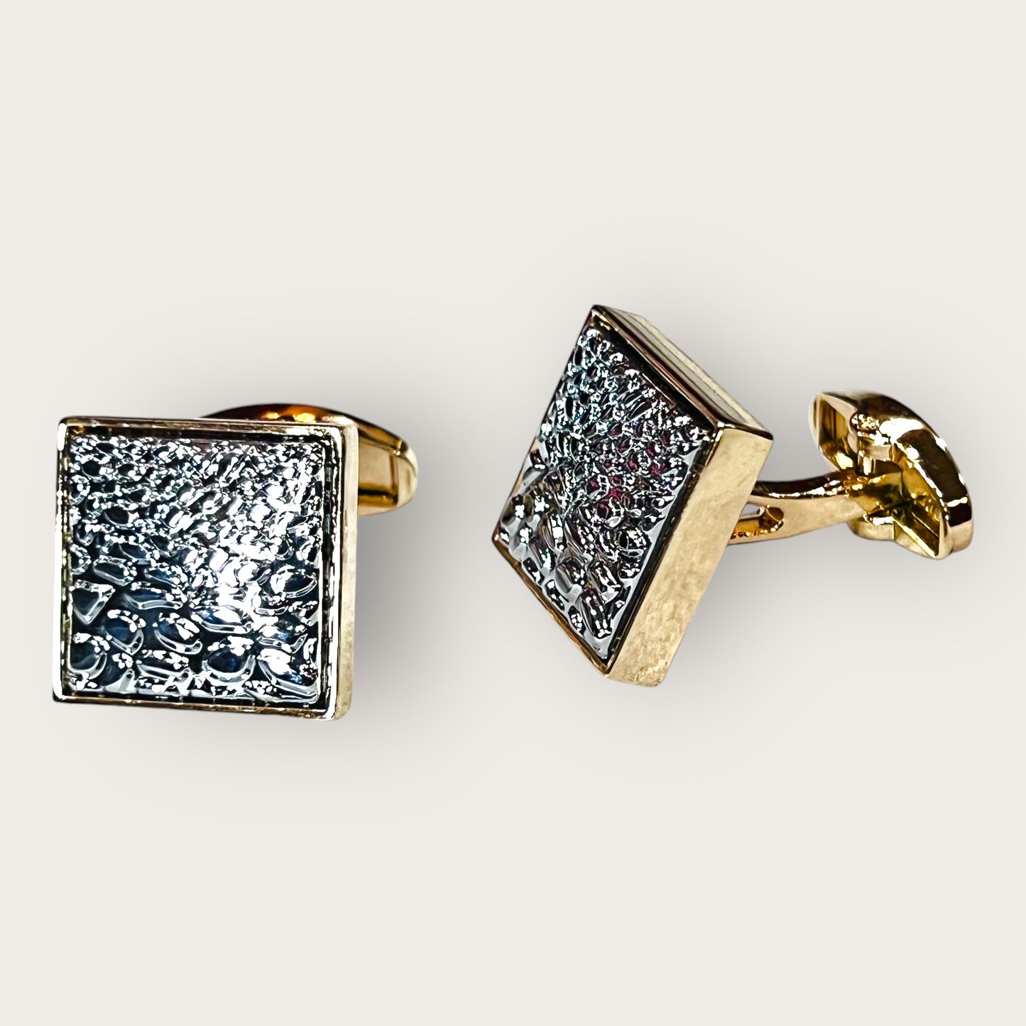 Cufflink-07