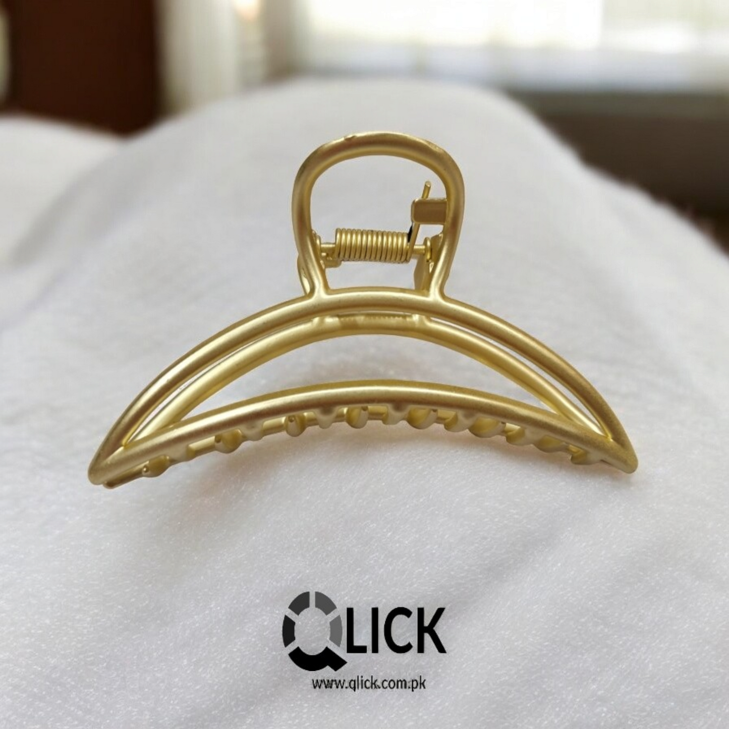 Korean Moon Shaped Metal Hair Claw/Grip