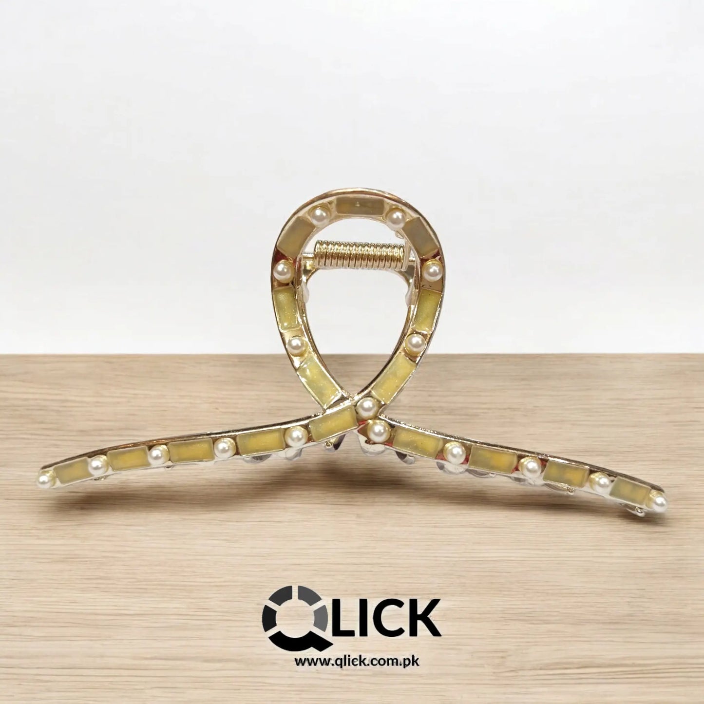 Pearl Metal Hair Claw