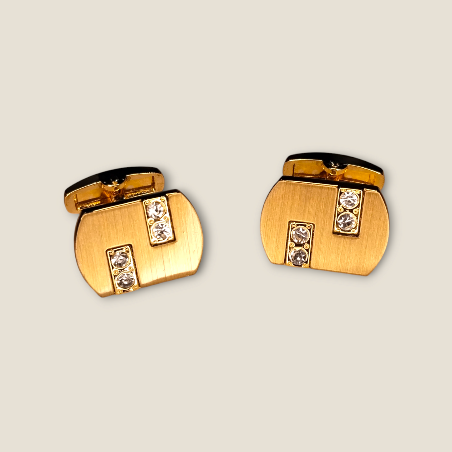 Cufflink-32