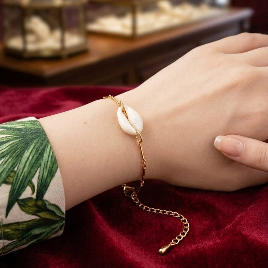 Elegant Shell Bracelet for Women – Trendy Beach Style Charm Jewelry with Premium Finish
