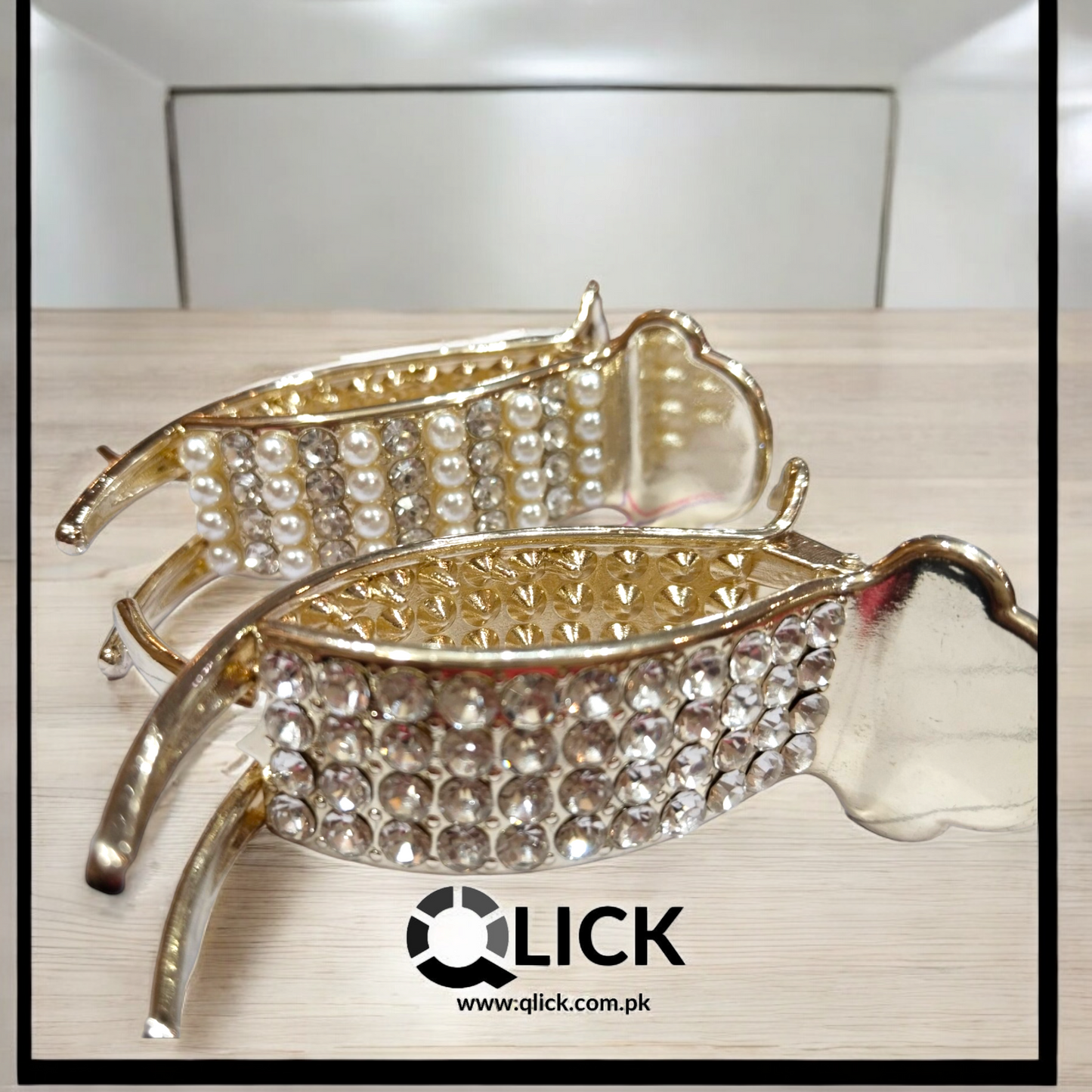 Rhinestone Pearls High Pony Tail Metal Claw