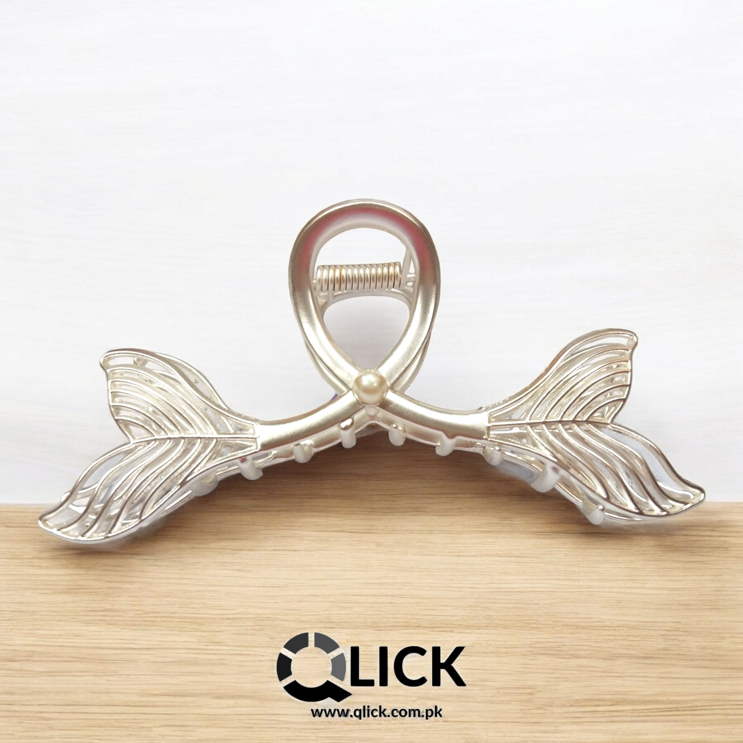Pearl Fish Tail Metal Hair Claw